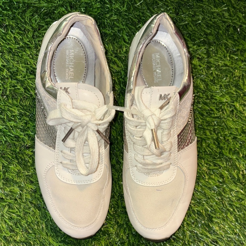 💖 Michael Michael Kors Allie Leather Trainer Sneakers In White & Silver-Size 6.5 - Picture 4 of 10
